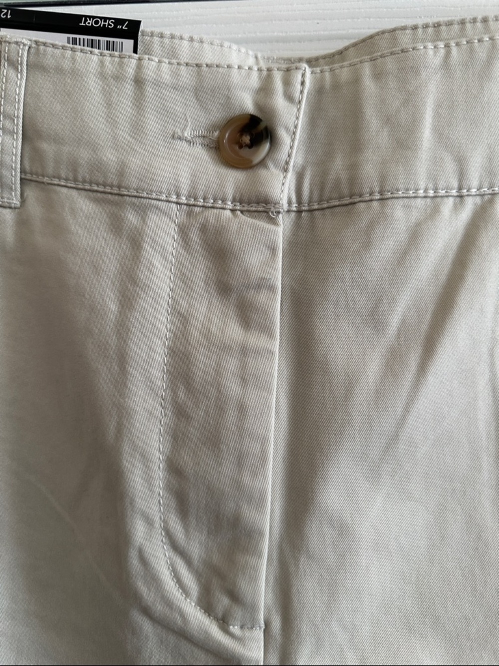 Kim Rogers 7" Twill Short w/ Tummy Control Khaki Rainy Day w/pockets NWT Size 12 - Picture 4 of 6
